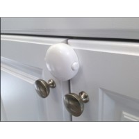 Qdos SecureHold Adhesive Double Door Lock - White